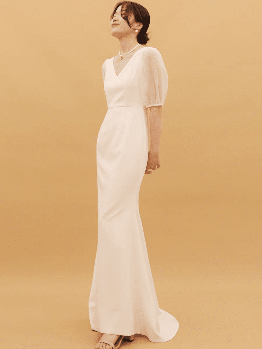 Mira - Women’s V-Neck Dress